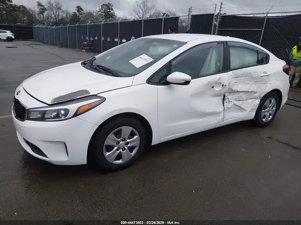 3KPFK4A77HE028209 2017 KIA FORTE - Image 2