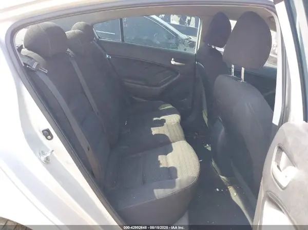 3KPFK4A77HE028758 2017 KIA FORTE - Image 8
