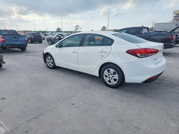 3KPFK4A77HE029117 2017 KIA FORTE - Image 2