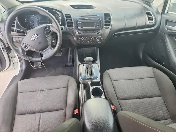 3KPFK4A77HE029117 2017 KIA FORTE - Image 8