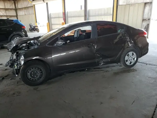 3KPFK4A77HE030493 2017 KIA FORTE - Image 1