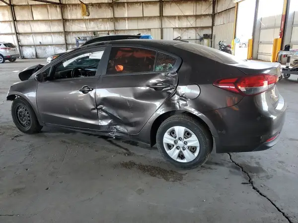 3KPFK4A77HE030493 2017 KIA FORTE - Image 2