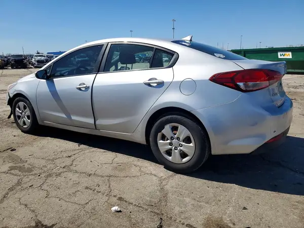 3KPFK4A77HE030610 2017 KIA FORTE - Image 2