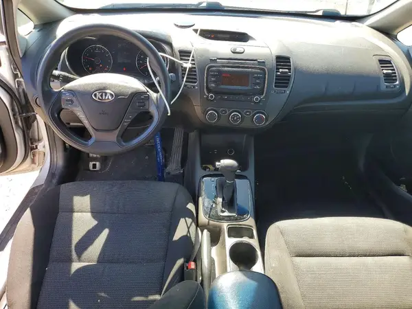 3KPFK4A77HE030610 2017 KIA FORTE - Image 8