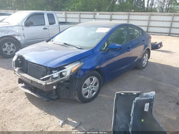 3KPFK4A77HE033961 2017 KIA FORTE - Image 2