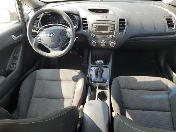 3KPFK4A77HE034477 2017 KIA FORTE - Image 8