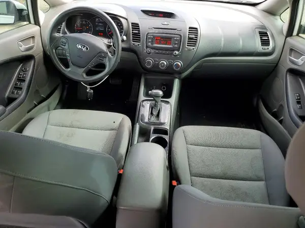 3KPFK4A77HE035810 2017 KIA FORTE - Image 8
