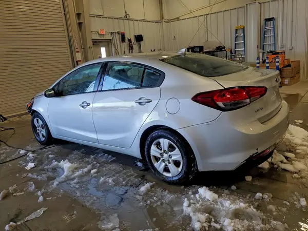 3KPFK4A77HE036133 2017 KIA FORTE - Image 2