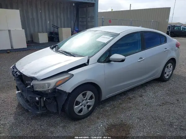 3KPFK4A77HE036973 2017 KIA FORTE - Image 2
