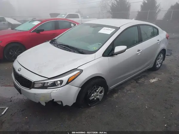 3KPFK4A77HE038321 2017 KIA FORTE - Image 2