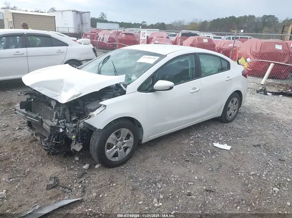 3KPFK4A77HE038917 2017 KIA FORTE - Image 2