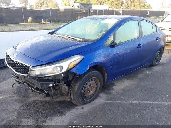 3KPFK4A77HE039551 2017 KIA FORTE - Image 2