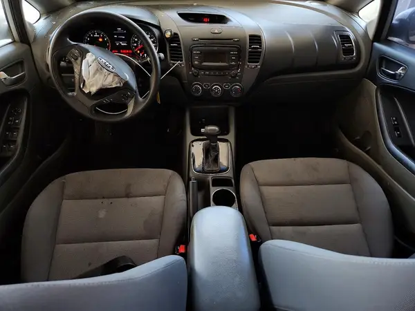 3KPFK4A77HE041204 2017 KIA FORTE - Image 8