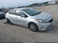 3KPFK4A77HE041560 2017 KIA FORTE