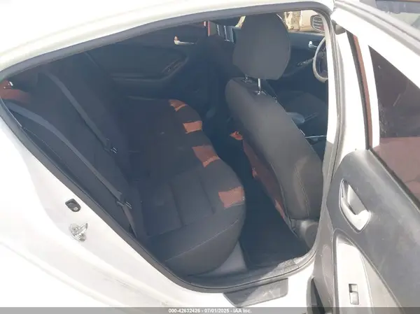 3KPFK4A77HE041591 2017 KIA FORTE - Image 8