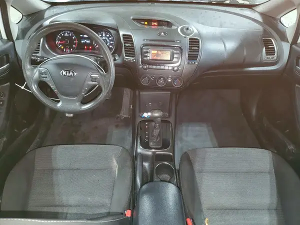 3KPFK4A77HE042403 2017 KIA FORTE - Image 8