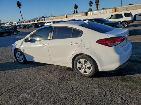 3KPFK4A77HE043650 2017 KIA FORTE - Image 2