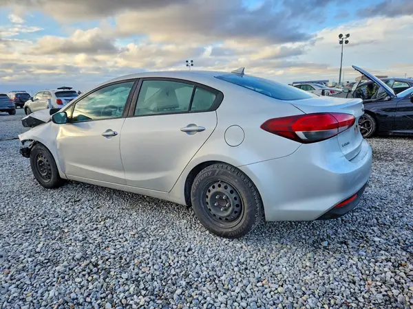 3KPFK4A77HE044894 2017 KIA FORTE - Image 2