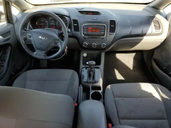 3KPFK4A77HE045169 2017 KIA FORTE - Image 8
