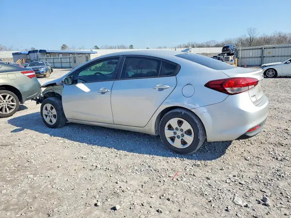 3KPFK4A77HE045883 2017 KIA FORTE - Image 2