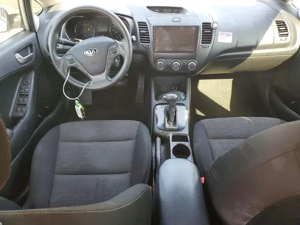 3KPFK4A77HE045883 2017 KIA FORTE - Image 8