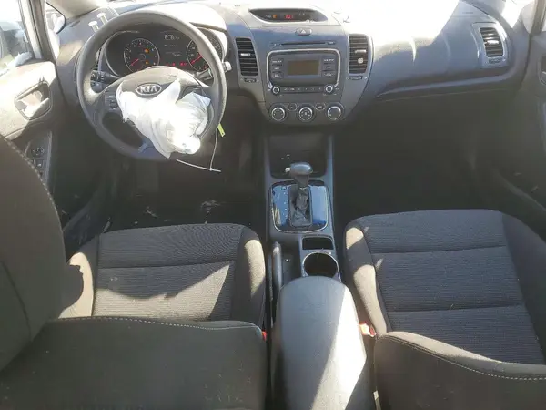 3KPFK4A77HE046029 2017 KIA FORTE - Image 8