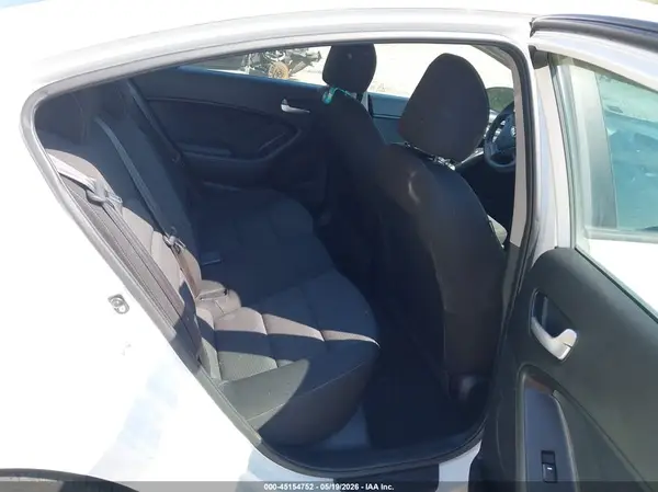 3KPFK4A77HE046113 2017 KIA FORTE - Image 8
