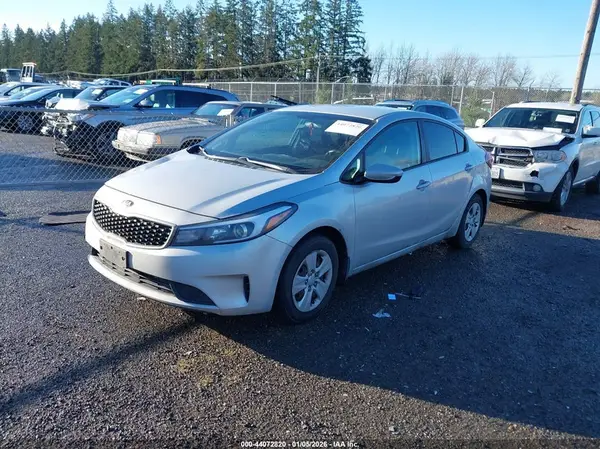 3KPFK4A77HE046953 2017 KIA FORTE - Image 2