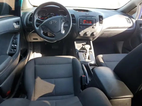 3KPFK4A77HE048413 2017 KIA FORTE - Image 8