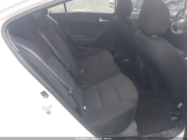 3KPFK4A77HE048654 2017 KIA FORTE - Image 8