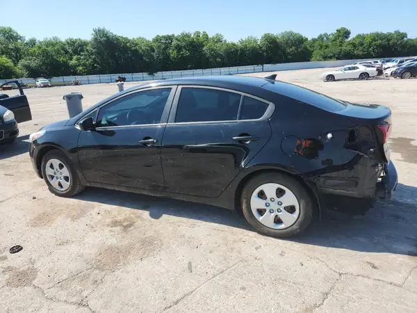 3KPFK4A77HE048668 2017 KIA FORTE - Image 2