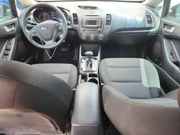 3KPFK4A77HE048668 2017 KIA FORTE - Image 8