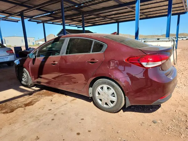3KPFK4A77HE048752 2017 KIA FORTE - Image 2