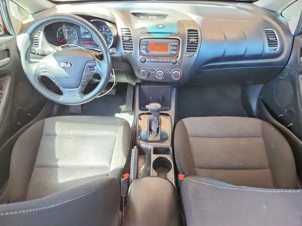 3KPFK4A77HE048752 2017 KIA FORTE - Image 8