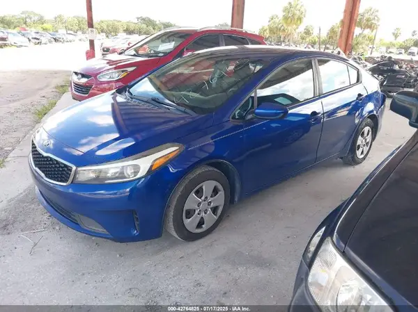 3KPFK4A77HE048945 2017 KIA FORTE - Image 2