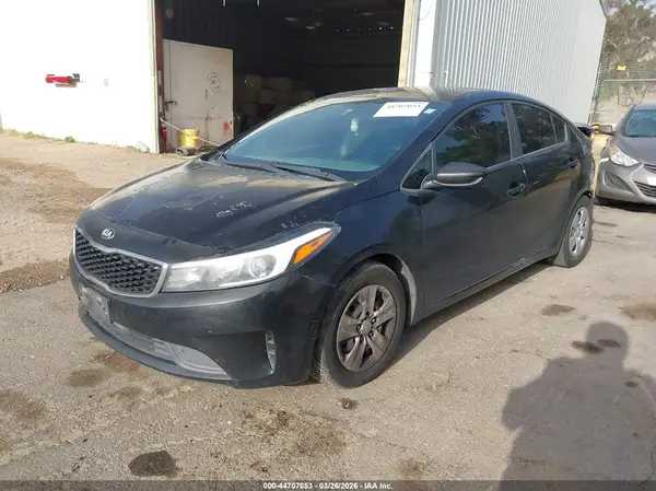 3KPFK4A77HE050792 2017 KIA FORTE - Image 2