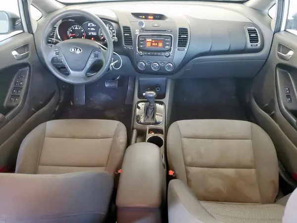 3KPFK4A77HE051280 2017 KIA FORTE - Image 8