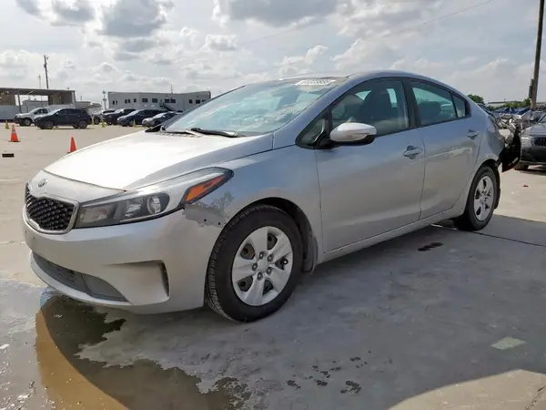 3KPFK4A77HE051778 2017 KIA FORTE - Image 1