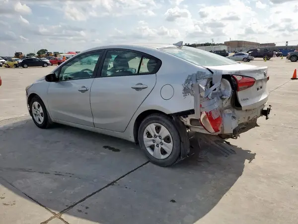 3KPFK4A77HE051778 2017 KIA FORTE - Image 2