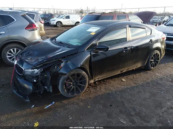 3KPFK4A77HE052607 2017 KIA FORTE - Image 2
