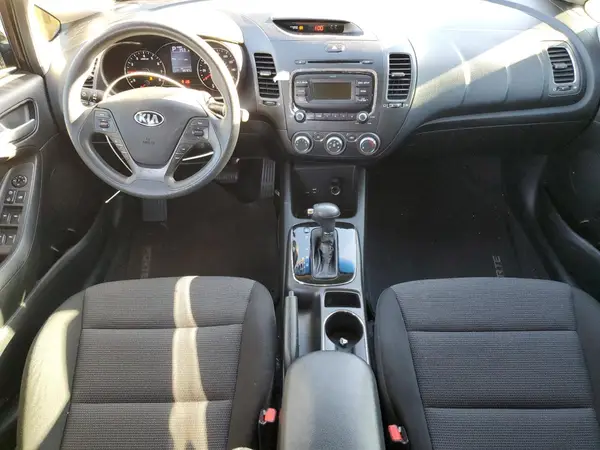 3KPFK4A77HE053059 2017 KIA FORTE - Image 8