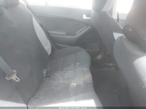 3KPFK4A77HE054034 2017 KIA FORTE - Image 8