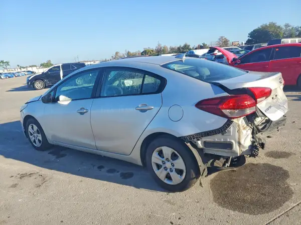 3KPFK4A77HE057144 2017 KIA FORTE - Image 2
