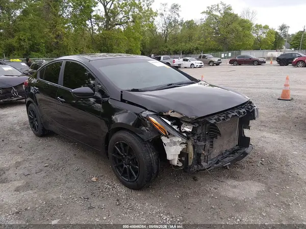 3KPFK4A77HE057676 2017 KIA FORTE - Image 1