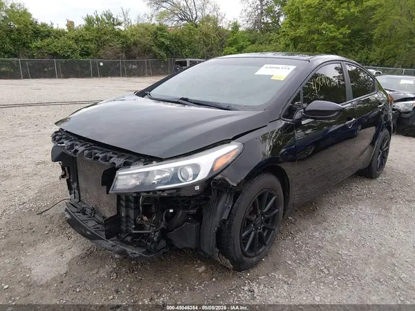 3KPFK4A77HE057676 2017 KIA FORTE - Image 2
