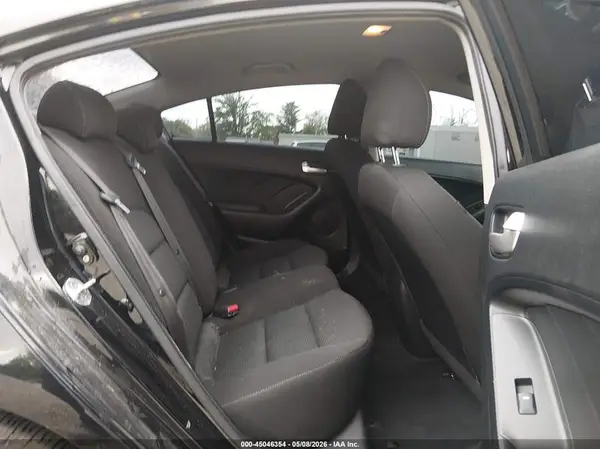 3KPFK4A77HE057676 2017 KIA FORTE - Image 8