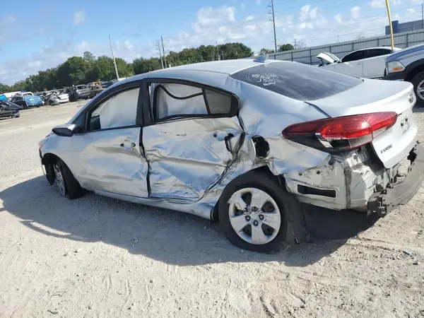 3KPFK4A77HE058049 2017 KIA FORTE - Image 2