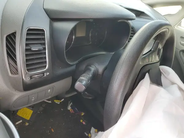 3KPFK4A77HE058049 2017 KIA FORTE - Image 8