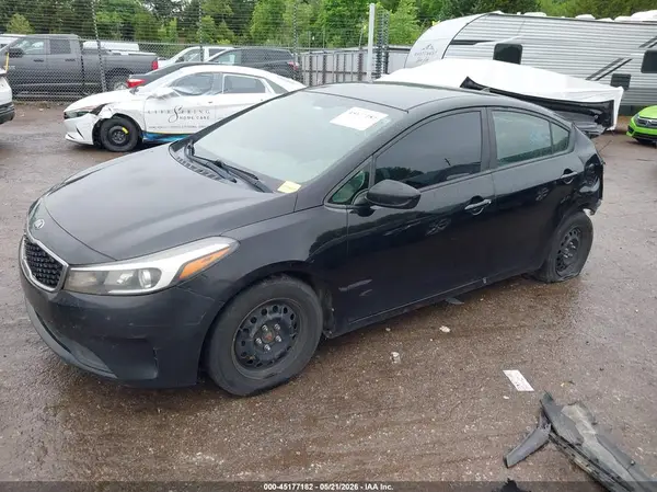 3KPFK4A77HE058813 2017 KIA FORTE - Image 2
