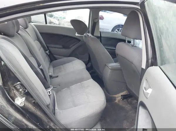 3KPFK4A77HE058813 2017 KIA FORTE - Image 8